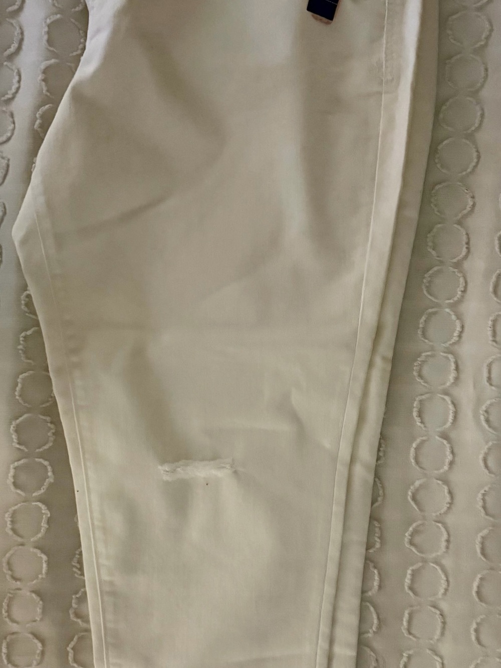 Old Navy Women’s White Boyfriend Skinny Jeans